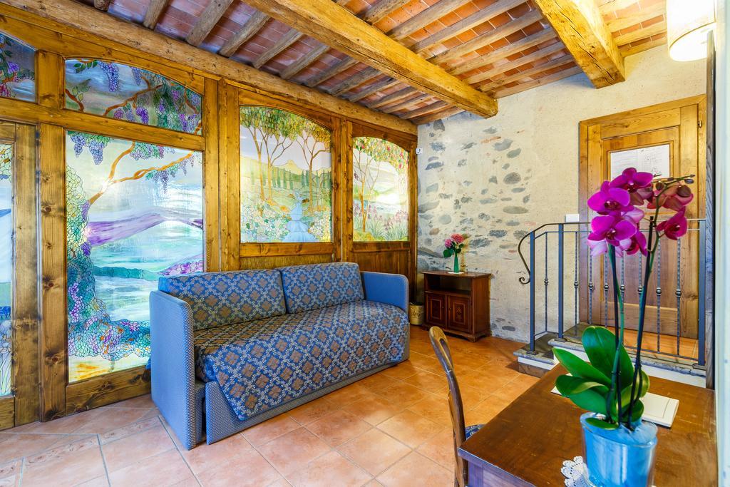 Villaggio Albergo San Lorenzo E Santa Caterina Pescia Exterior photo
